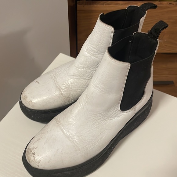White leather platform Chelsea boots - Picture 4 of 4